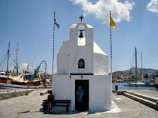 la fameuse petite chapelle d'Egine