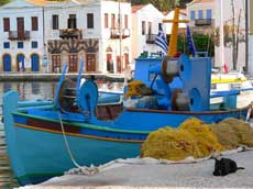 bateau de pêche à quai