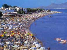 la plage de Tingaki  en été