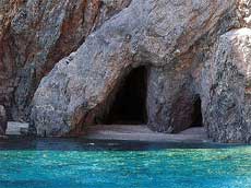 les grottes d'Amorgos