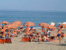 plage d'août de Civo Marina